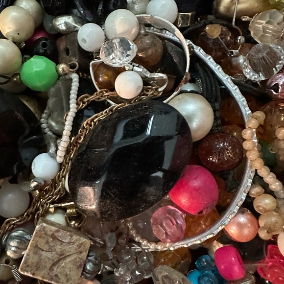 1 LB Vintage 50’s-80’s Crafting/Jewelry Lot - Picture 1 of 7